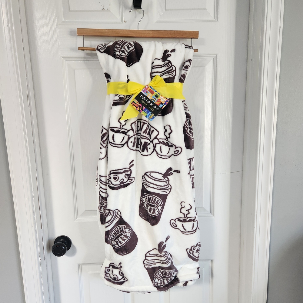 Warner Bros. Friends Central Perk Coffee Throw Blanket NWT